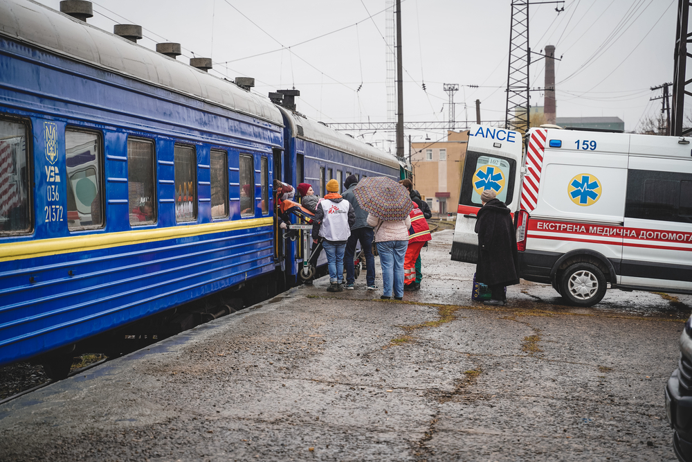 4월 1일 금요일, 르비우에 국경없는의사회의 첫 환자 이송용 기차가 도착했다. ©MSF